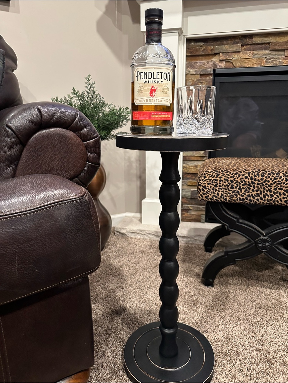 Tee It High Let It Fly Golf Drink Table - Modern Whiskey Martini Stand - Picture 7 of 8